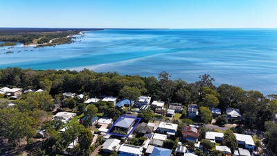 /international/au/37-kingfisher-parade-toogoom-qld-148656212/?lang=en