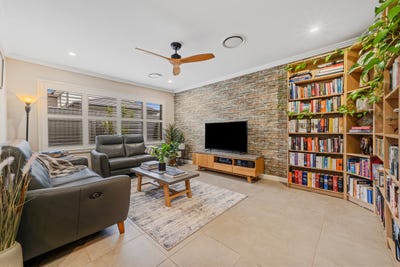 /international/au/16-tedbury-road-jordan-springs-nsw-151431636/