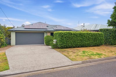 /international/au/45a-john-fisher-drive-belmont-north-nsw-152575612/