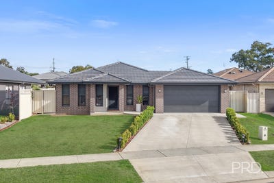 /international/au/4-palomino-place-tamworth-nsw-151460112/