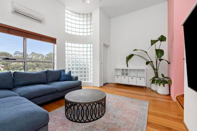 /international/au/1-18-20-moorna-drive-airport-west-vic-152086096/