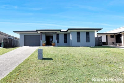 /international/au/15-hangan-street-bucasia-qld-148397572/