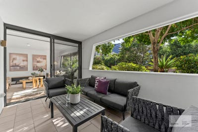 /international/au/104-8-musgrave-street-west-end-qld-151291932/