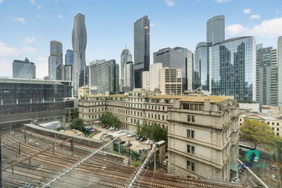 /international/au/703-628-flinders-street-docklands-vic-151340144/