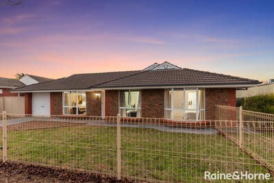 /international/au/1-63-melville-street-south-plympton-sa-148391916/