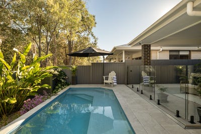 /international/au/8-ruchi-place-wynnum-west-qld-151432100/