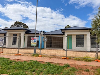 /international/au/1-lowry-street-elizabeth-east-sa-152279476/