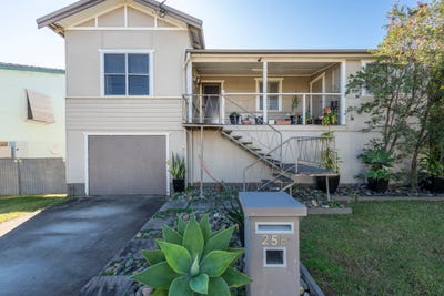 /international/au/256-hoof-street-grafton-nsw-148483636/