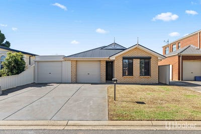 /international/au/13-grace-boulevard-smithfield-plains-sa-150863316/