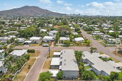 /international/au/2-32-carr-street-hermit-park-qld-152474124/