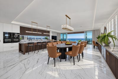 /international/au/1-161-hedges-avenue-mermaid-beach-qld-152589632/