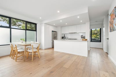 /international/au/5-18-nepean-highway-seaford-vic-151492760/