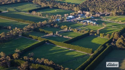 /international/au/451-mount-eliza-road-kerrie-vic-700427436/
