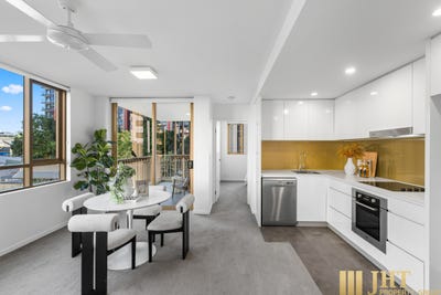 /international/au/406-17-machinery-st-bowen-hills-qld-151211220/