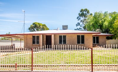 /international/au/15-cypress-crescent-east-side-nt-151101912/