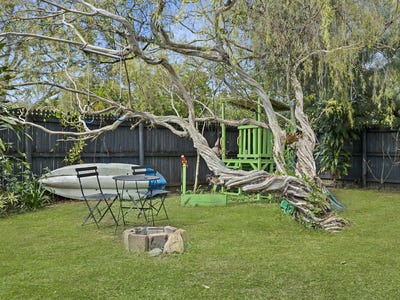 /international/au/1-419-varley-street-yorkeys-knob-qld-151333092/