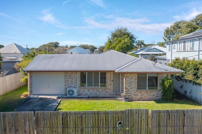 /international/au/2a-walsh-street-newtown-qld-151421544/