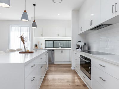/international/au/119-macadamia-circuit-medowie-nsw-151746984/