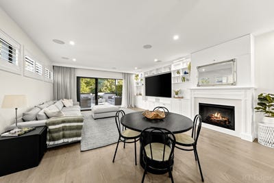 /international/au/3-1-dudley-parade-canterbury-vic-150787248/