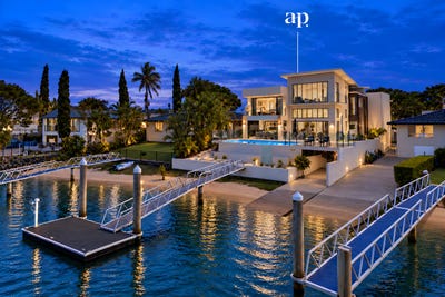 /international/au/8-binda-place-sorrento-qld-152597152/