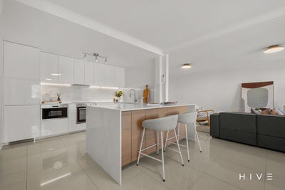 /international/au/61-28-torrens-street-braddon-act-150909632/