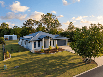 /international/au/64-honeyeater-crescent-cannon-valley-qld-152604064/