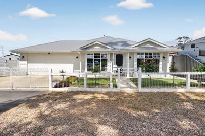 /international/au/21-norelle-crescent-golden-square-vic-152624032/