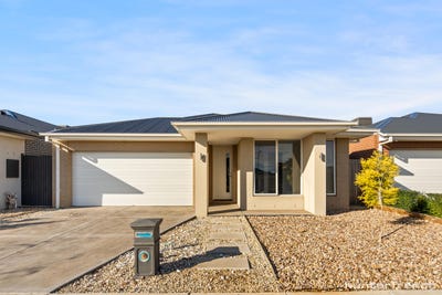 /international/au/21-mckell-street-deanside-vic-151560240/