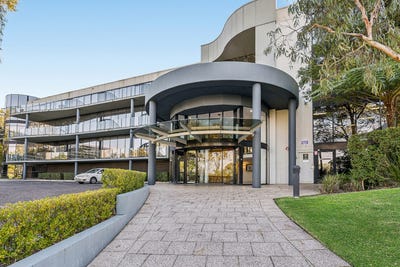 /international/au/austlink-corporate-center-69-14-narabang-way-belrose-nsw-505154892/