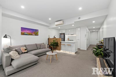 /international/au/411-54-lincoln-street-stones-corner-qld-148421640/