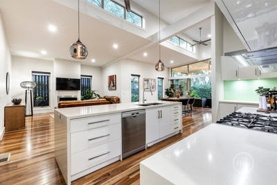 /international/au/50-liddesdale-grove-eltham-north-vic-151034888/