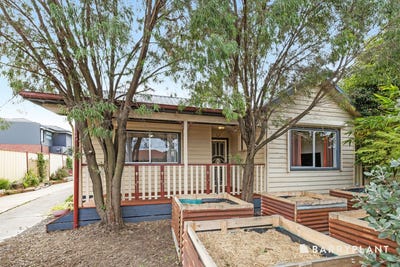 /international/au/76-clayton-street-sunshine-north-vic-148601452/?lang=en