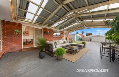 /international/au/7-celebration-court-cranbourne-west-vic-151399272/