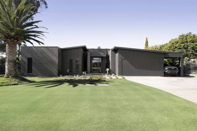 /international/au/56-prince-henry-drive-prince-henry-heights-qld-150892368/