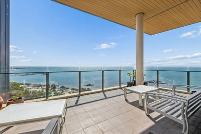/international/au/1203-99-marine-parade-redcliffe-qld-152460264/