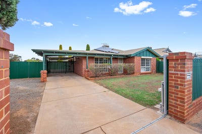 /international/au/3-dellar-place-south-kalgoorlie-wa-152568220/