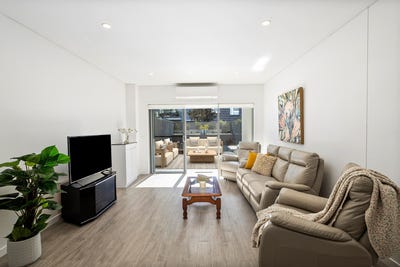 /international/au/121-1-evelyn-court-shellharbour-city-centre-nsw-151390756/