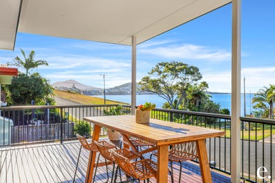 /international/au/16-ocean-parade-cooee-bay-qld-148715740/