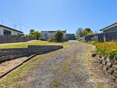 /international/au/88-old-surrey-road-havenview-tas-151320872/