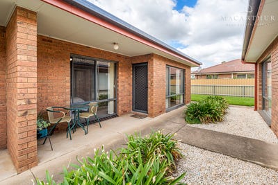 /international/au/7-76-travers-street-wagga-wagga-nsw-150980948/