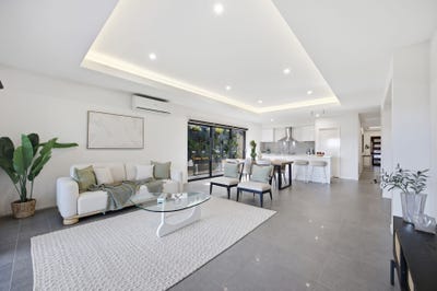 /international/au/18-cafe-place-bellbird-park-qld-152306316/