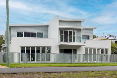 /international/au/villa-2-39-esplanade-point-vernon-qld-151666896/