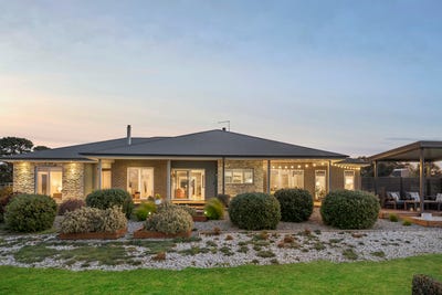 /international/au/195-fourth-avenue-eden-park-vic-152468476/
