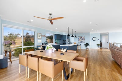 /international/au/7-cityview-drive-wandana-heights-vic-150540476/