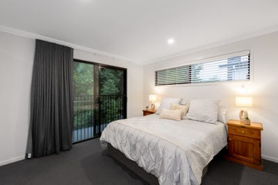 /international/au/35-18-tian-crescent-upper-coomera-qld-151052688/