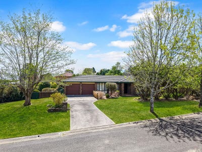 /international/au/22-simon-place-moss-vale-nsw-152538264/