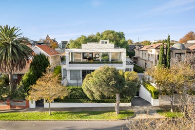 /international/au/the-penthouse-61-well-street-brighton-vic-150872624/