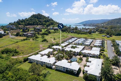 /international/au/9-24-pandanus-drive-cannonvale-qld-150751576/