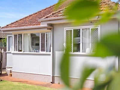 /international/au/180-holberton-street-newtown-qld-150912452/