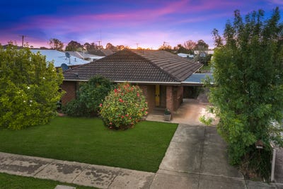 /international/au/28-alfred-street-sebastopol-vic-152568680/